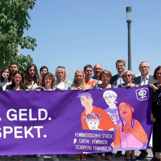 SP-Frauen-Schweiz_Banner Frauenstreik 2